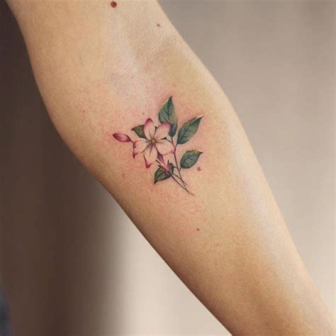 flor de jazmin tatuaje significado|Flor de jazmín: significado y tatuajes